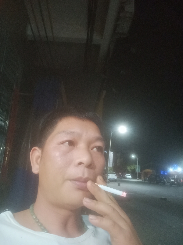 善解人意的第一张照片--清远闪婚服务中心